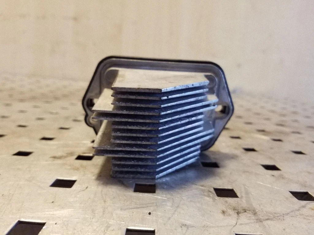 Heater blower motor/fan resistor HB180GJ6A