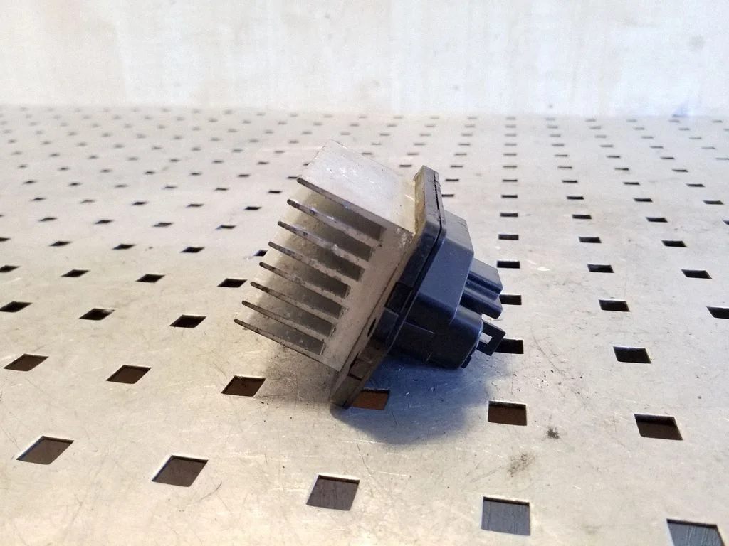 Heater blower motor/fan resistor – Subaru Outback (2009-2014)