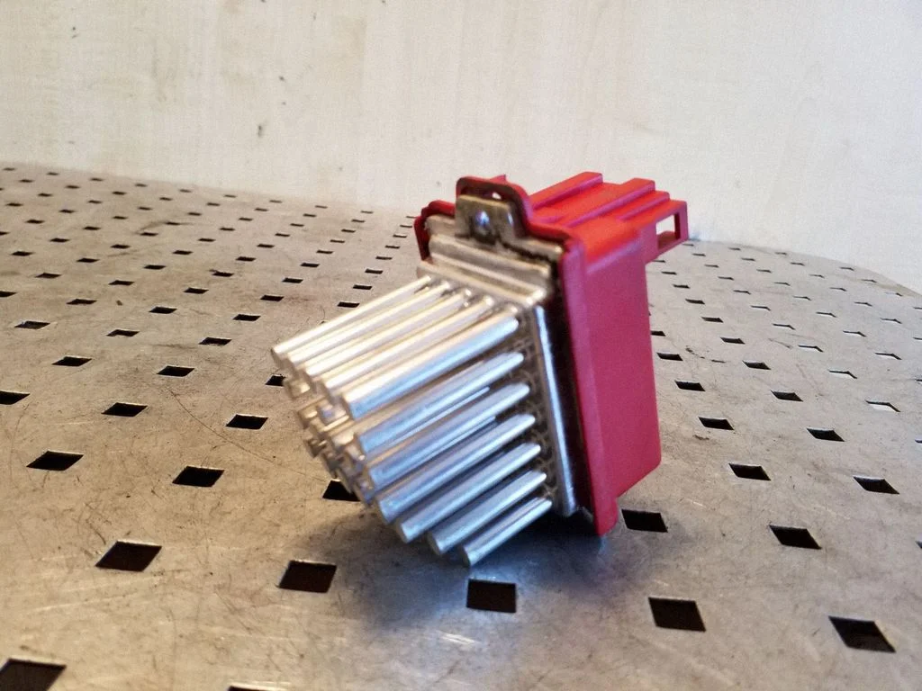 Heater blower motor/fan resistor 1J0907521