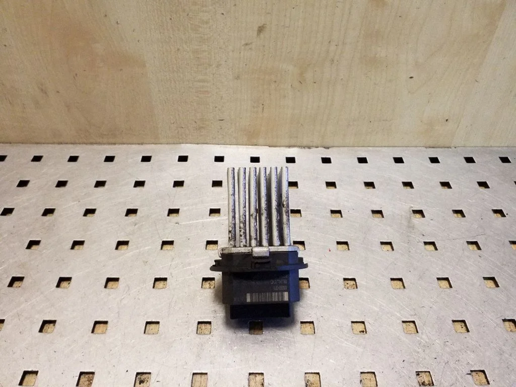 Heater blower motor/fan resistor 5HL00894120