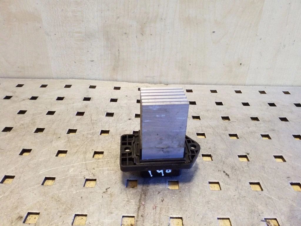 Heater blower motor/fan resistor