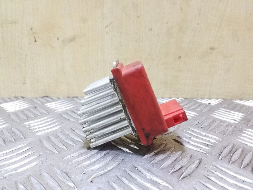 Heater blower motor/fan resistor 657364M