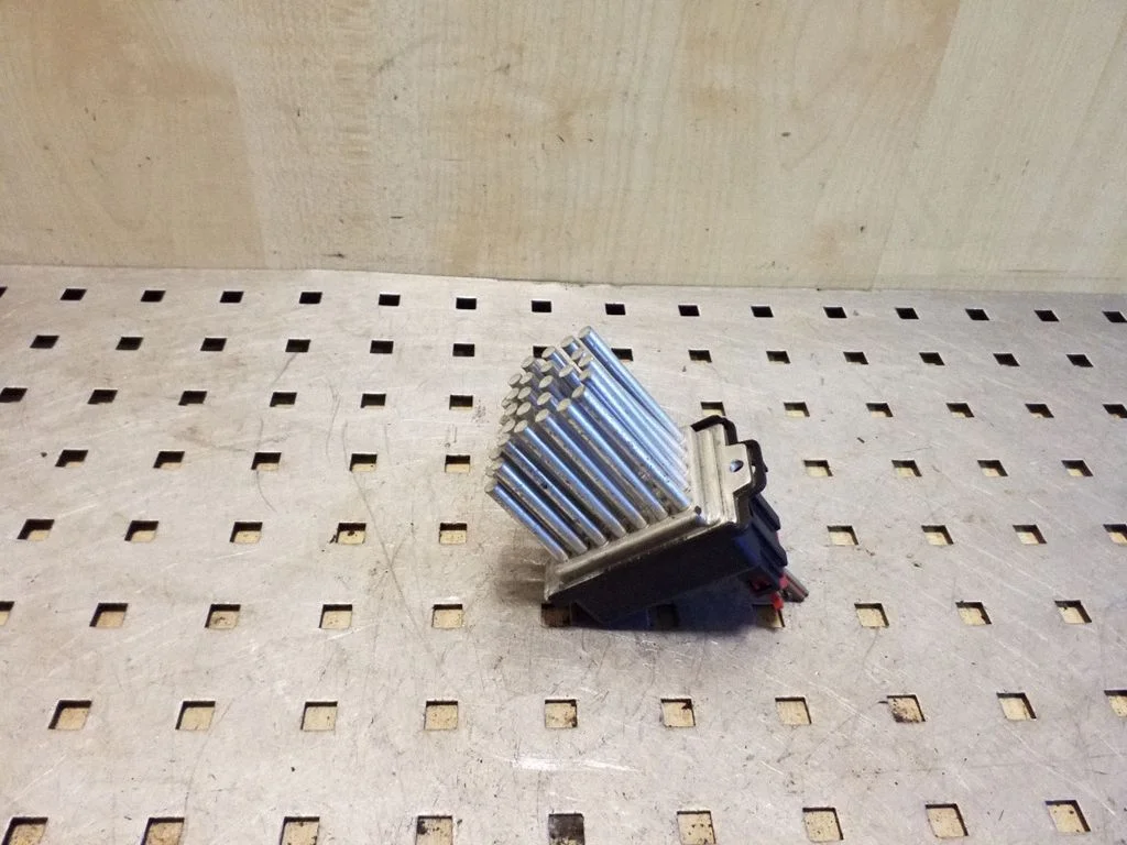 Heater blower motor/fan resistor MF246810149