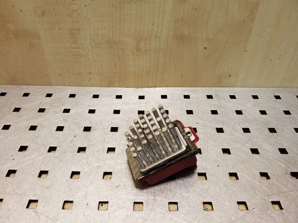 Heater blower motor/fan resistor 657364M
