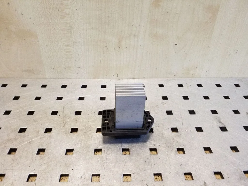Heater blower motor/fan resistor