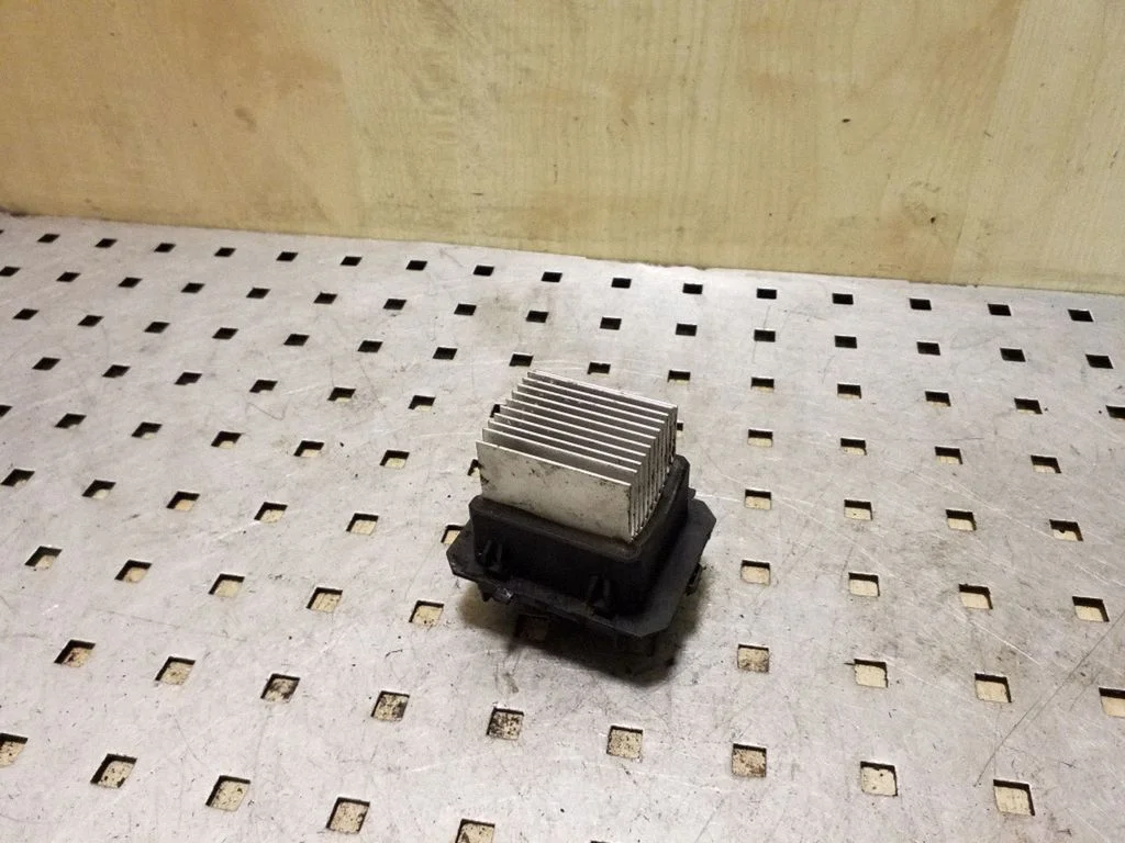 Heater blower motor/fan resistor T1017845RB