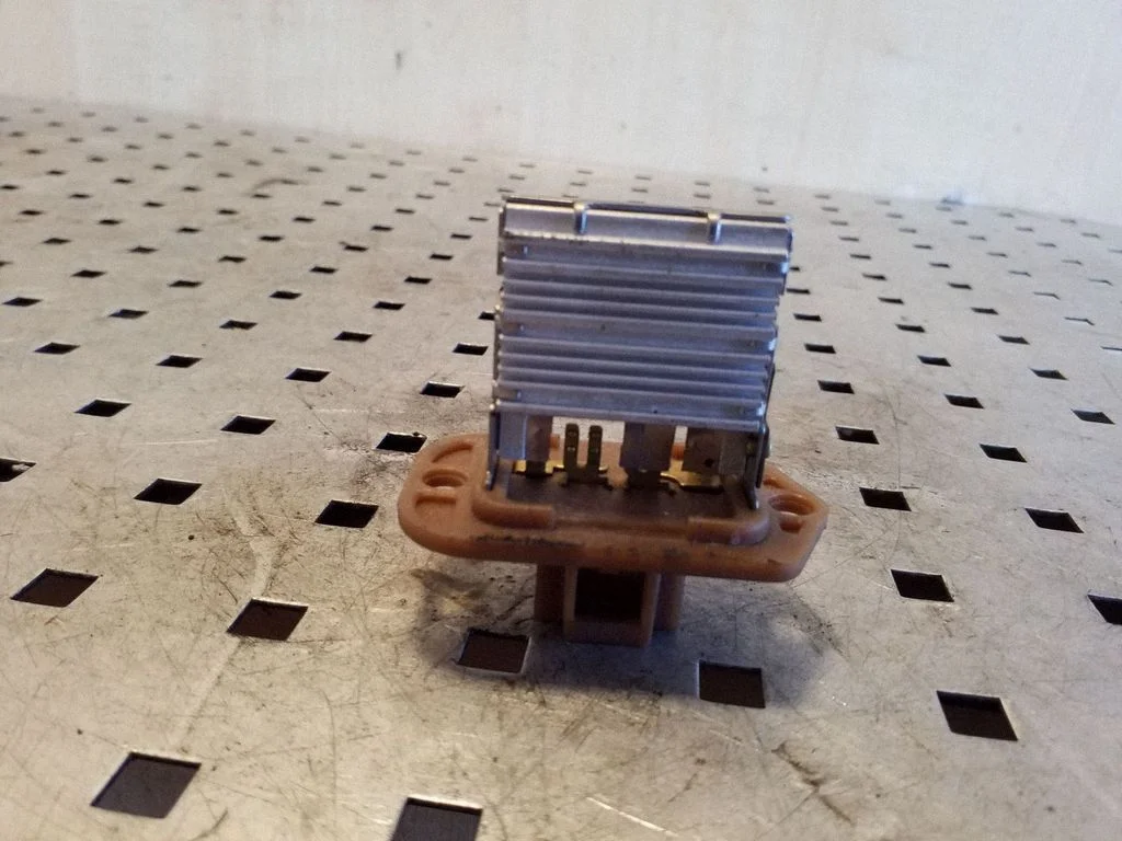Heater blower motor/fan resistor