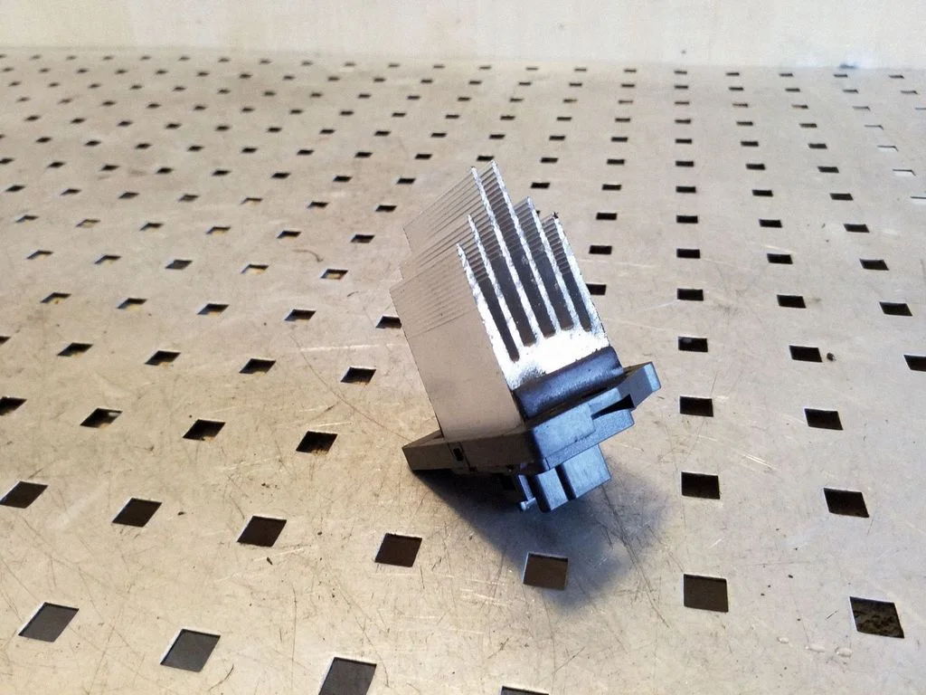 Heater blower motor/fan resistor