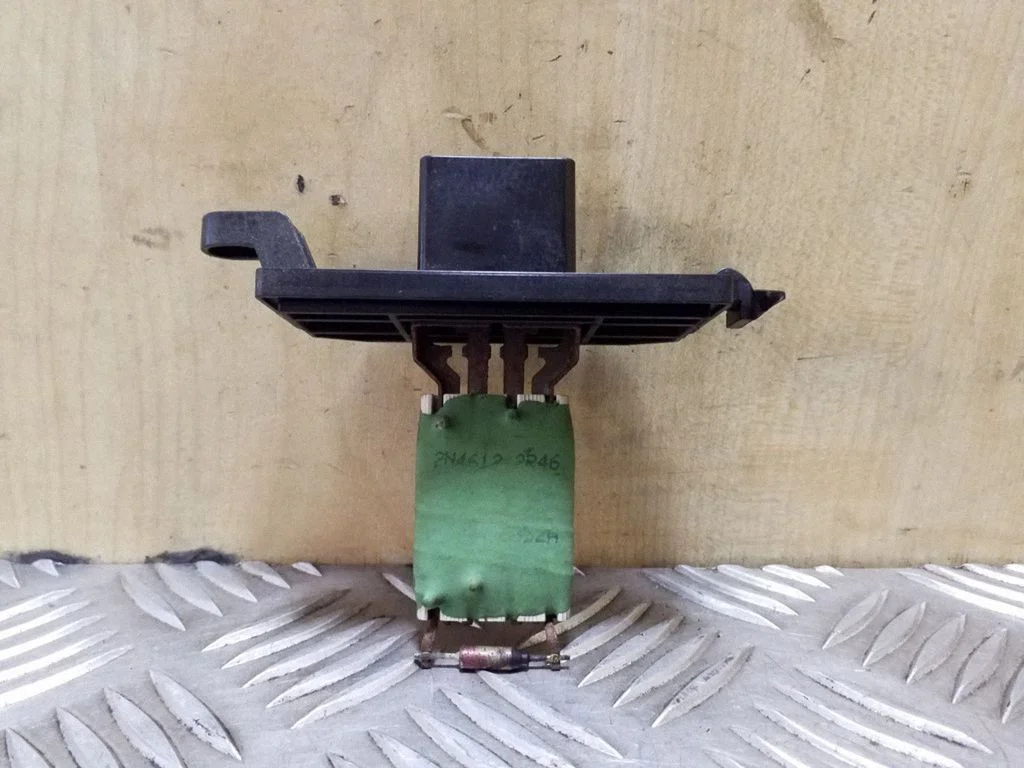 Heater blower motor/fan resistor