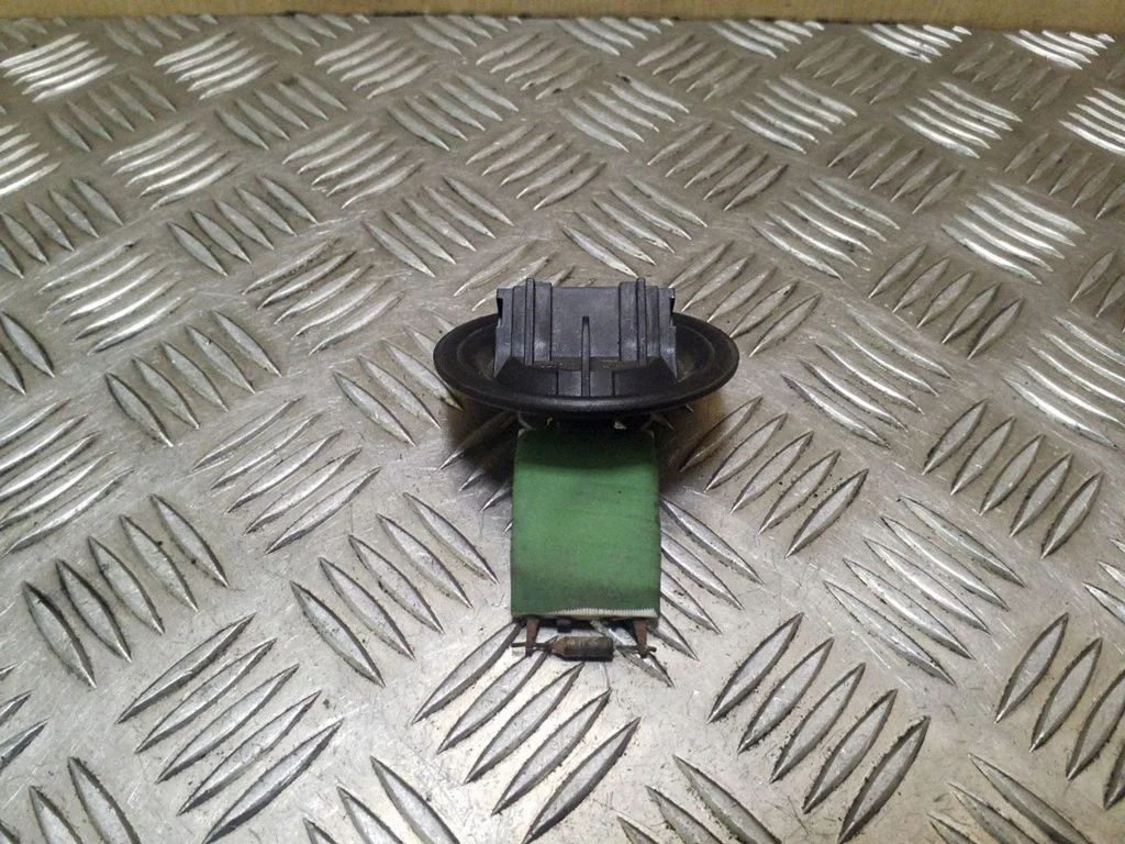 Heater blower motor/fan resistor