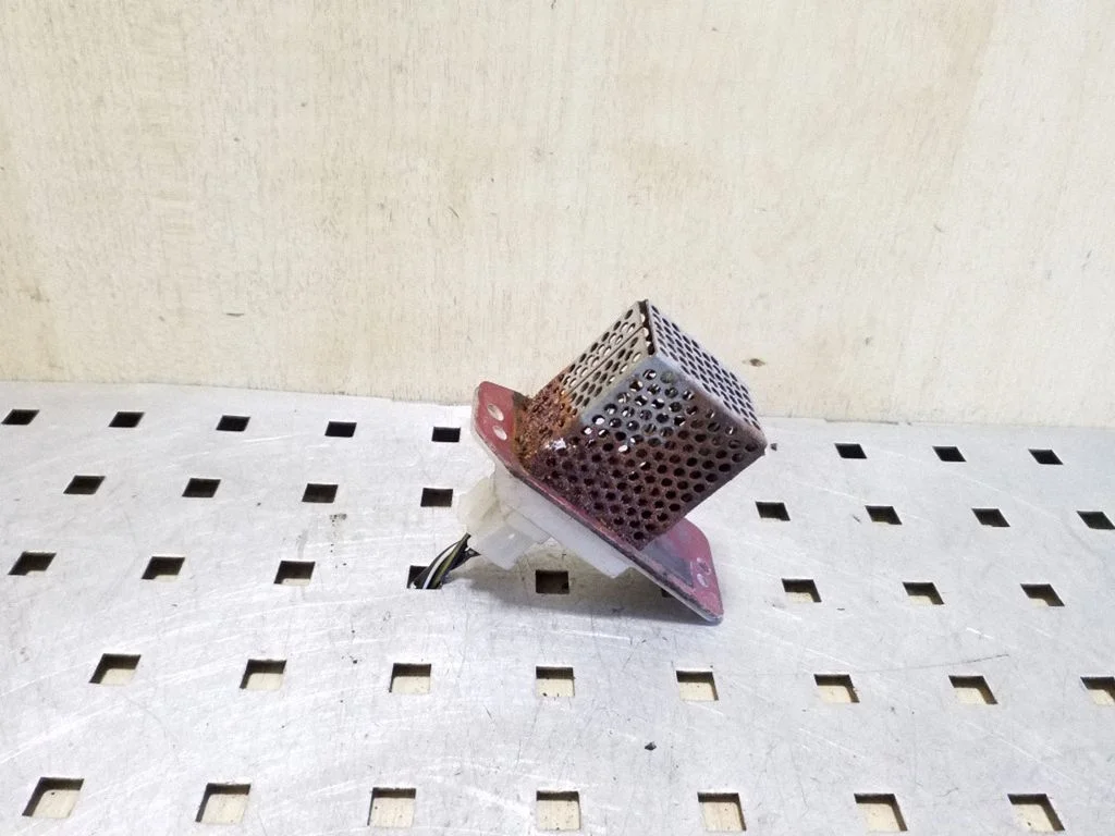 Heater blower motor/fan resistor 2B960
