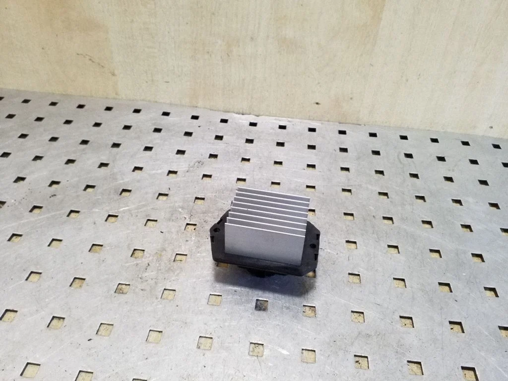 Heater blower motor/fan resistor 0778000710