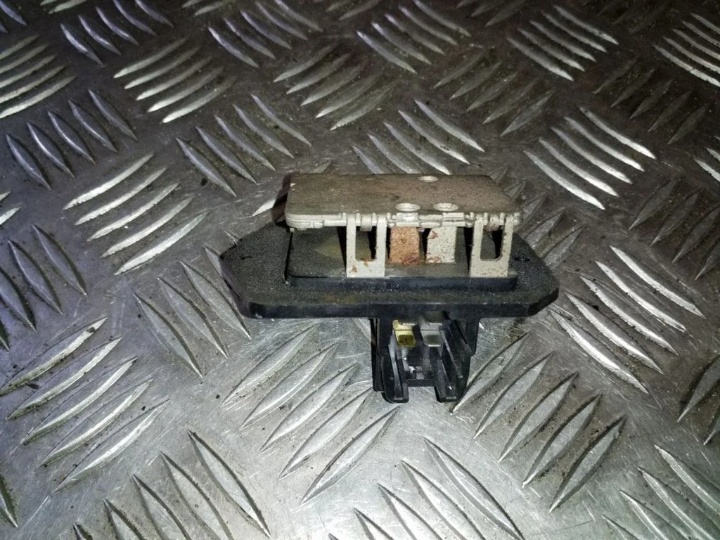 Krāsniņas ventilatora rezistors (reostats)