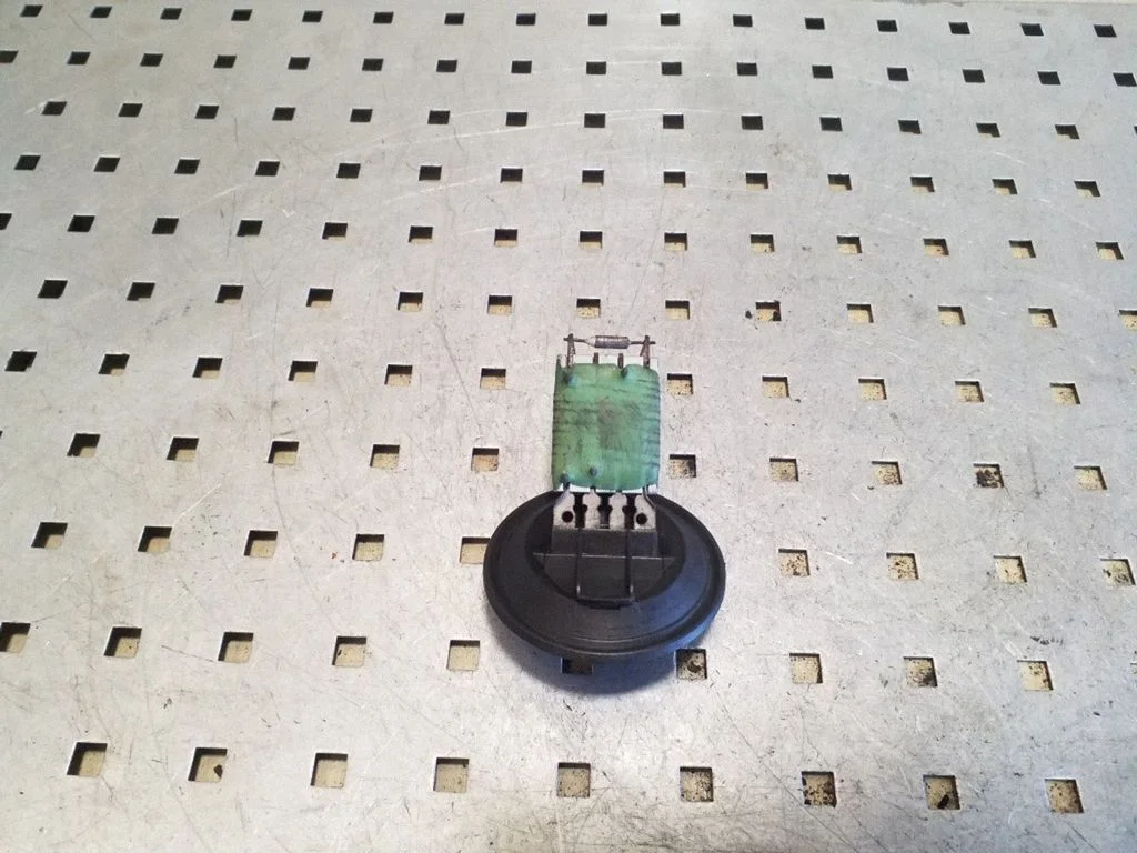 Heater blower motor/fan resistor