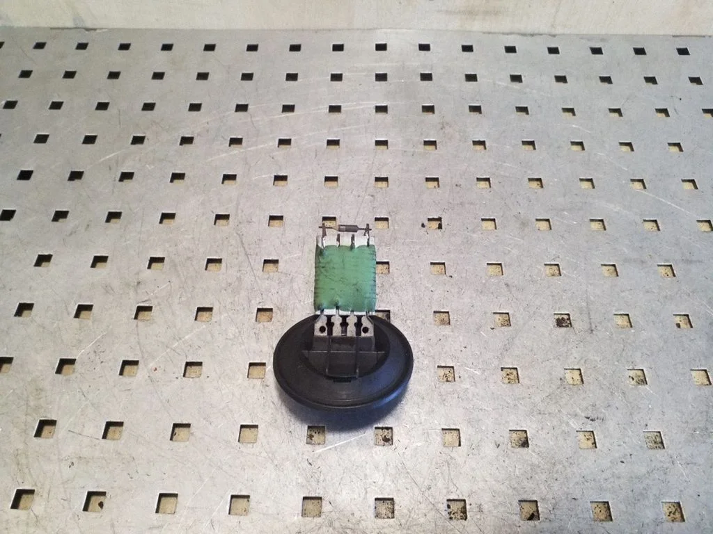 Heater blower motor/fan resistor