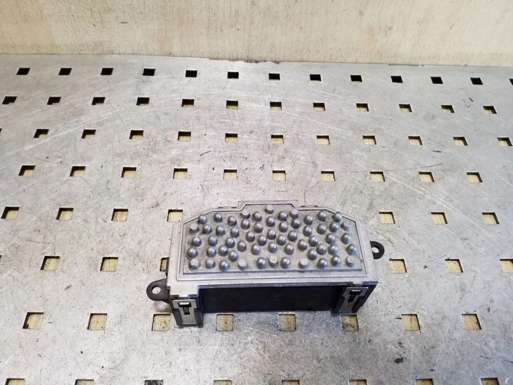 Heater blower motor/fan resistor 3C0907521B