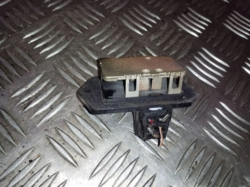 Rezystor dmuchawy – Toyota RAV 4 (XA20) (2000-2005)
