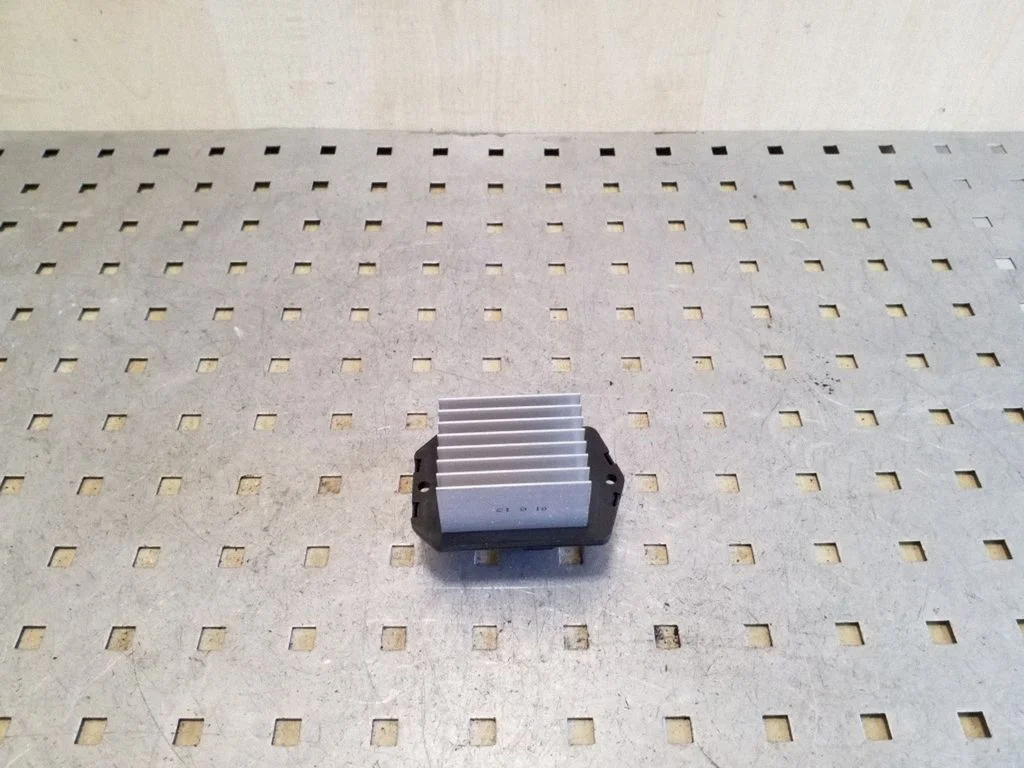 Heater blower motor/fan resistor 0778000710