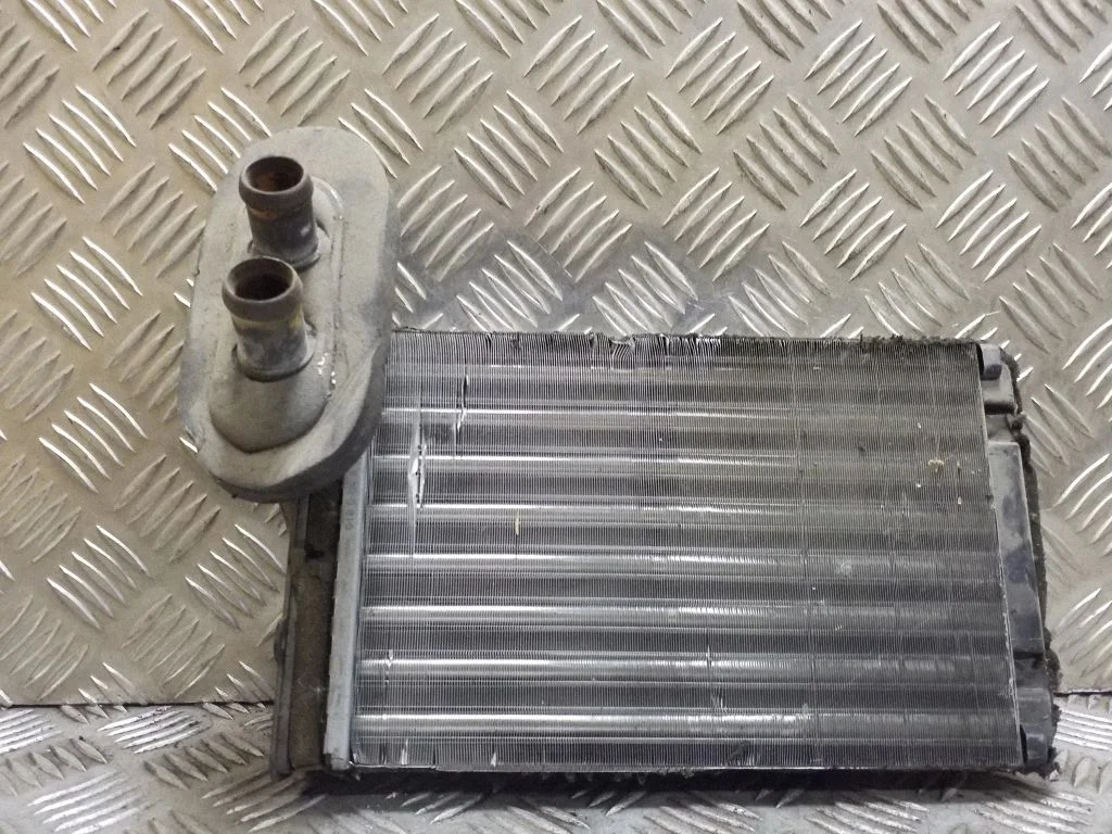 Salongi küttekeha radiaator 1H1819031A