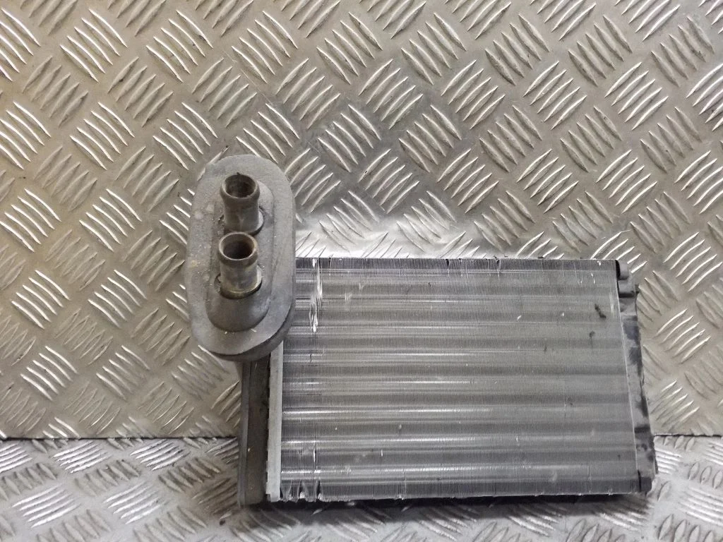 Salongi küttekeha radiaator 1H1819031A