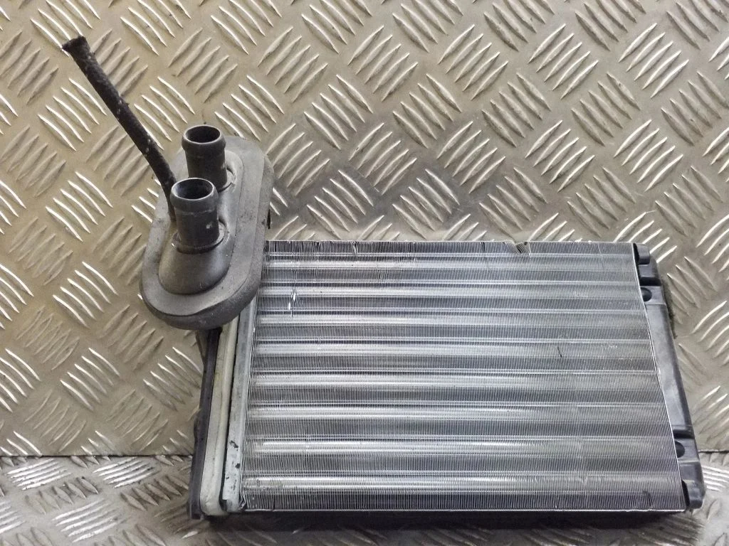 Salongi küttekeha radiaator 1H1819031A