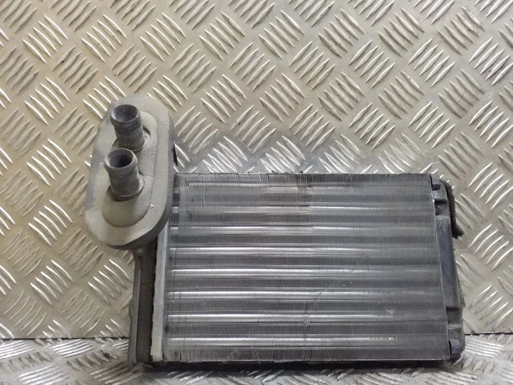 Salongi küttekeha radiaator 1H1819031A