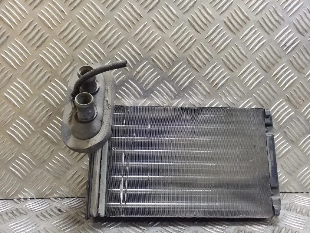 Salongi küttekeha radiaator 1H1819031A