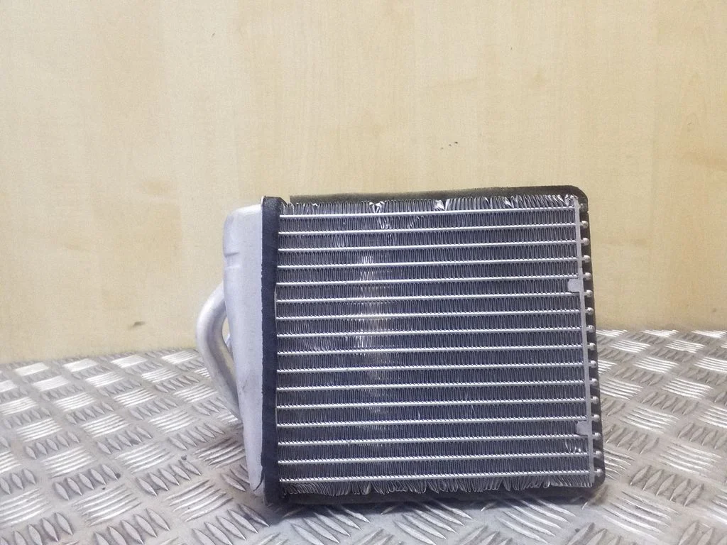 Salongi küttekeha radiaator 1K0819031B