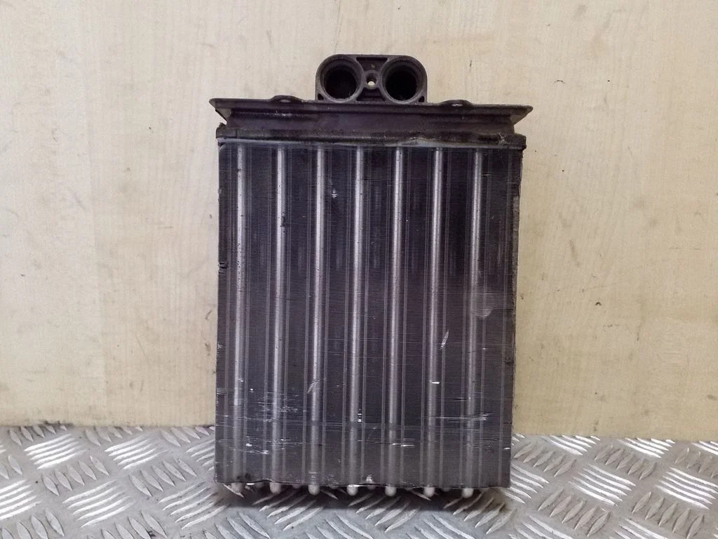 Salongi küttekeha radiaator F652427W