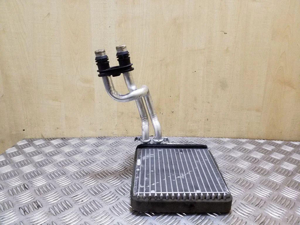 Salongi küttekeha radiaator 1K0819031