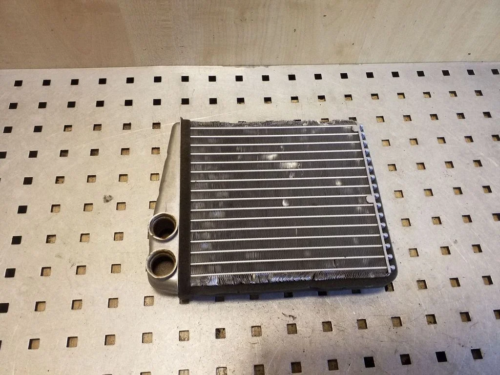 Salongi küttekeha radiaator 1K0819031E