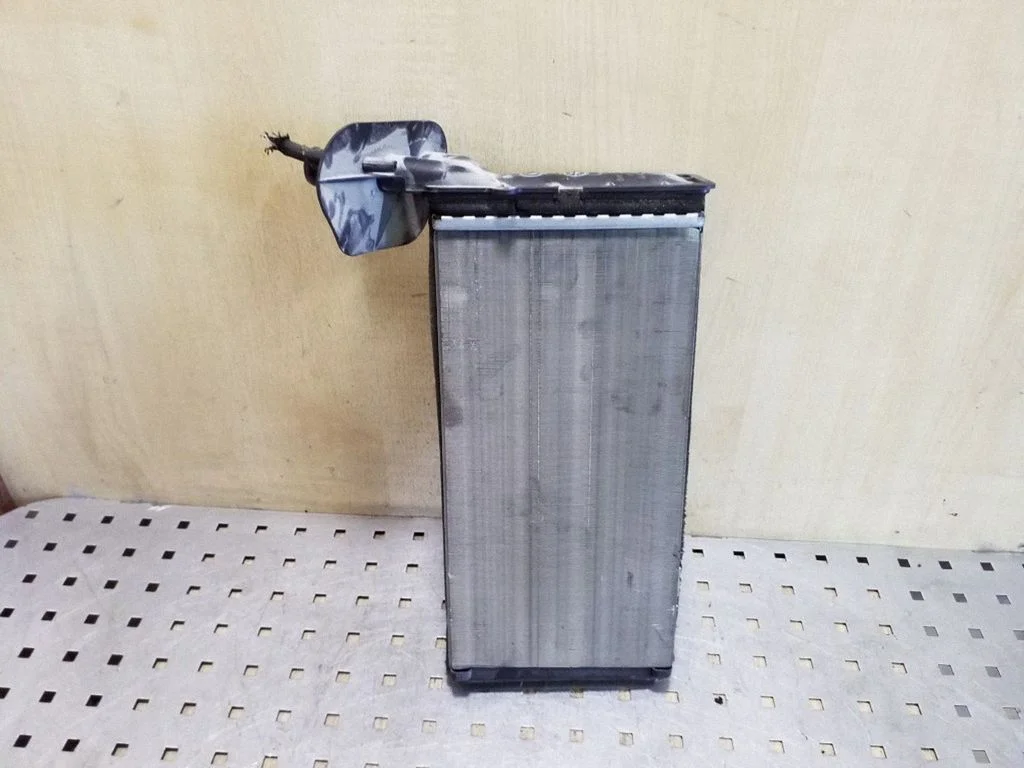 Salongi küttekeha radiaator 701819031