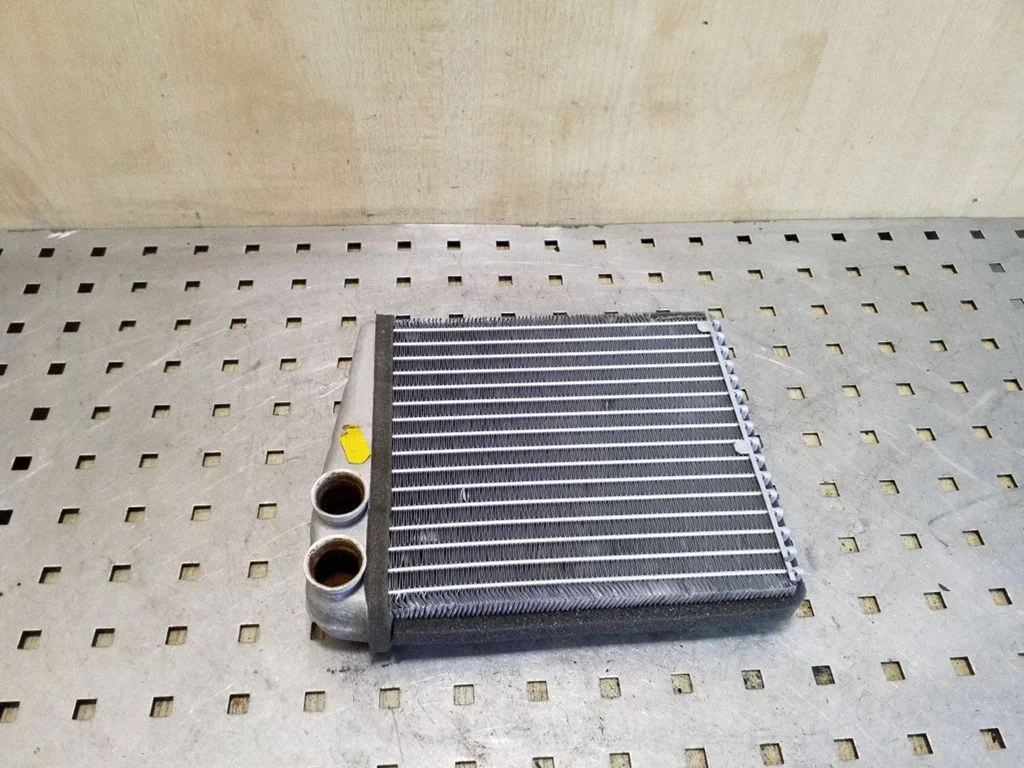 Salongi küttekeha radiaator 1K0819031D