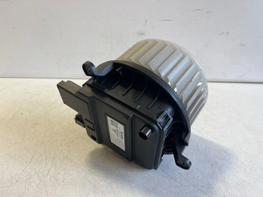 Heater fan/blower – Porsche Taycan 9J1 (2019-)