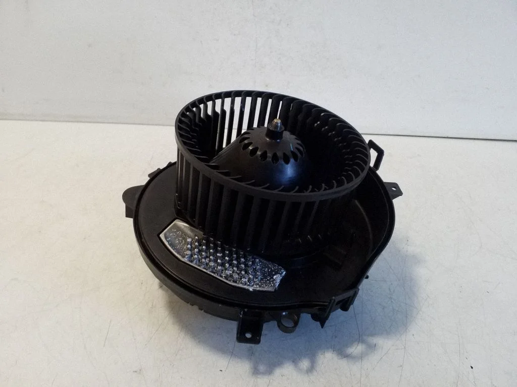 Heater fan/blower 5WC819015