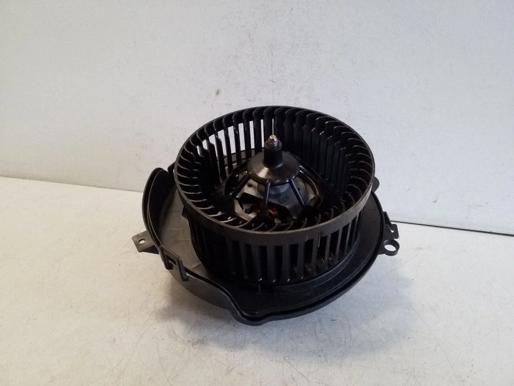 Heater fan/blower 5WC819021A