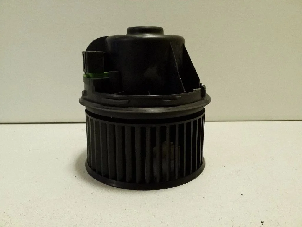 Krāsniņas ventilators/pūtējs 6G9T18456BA