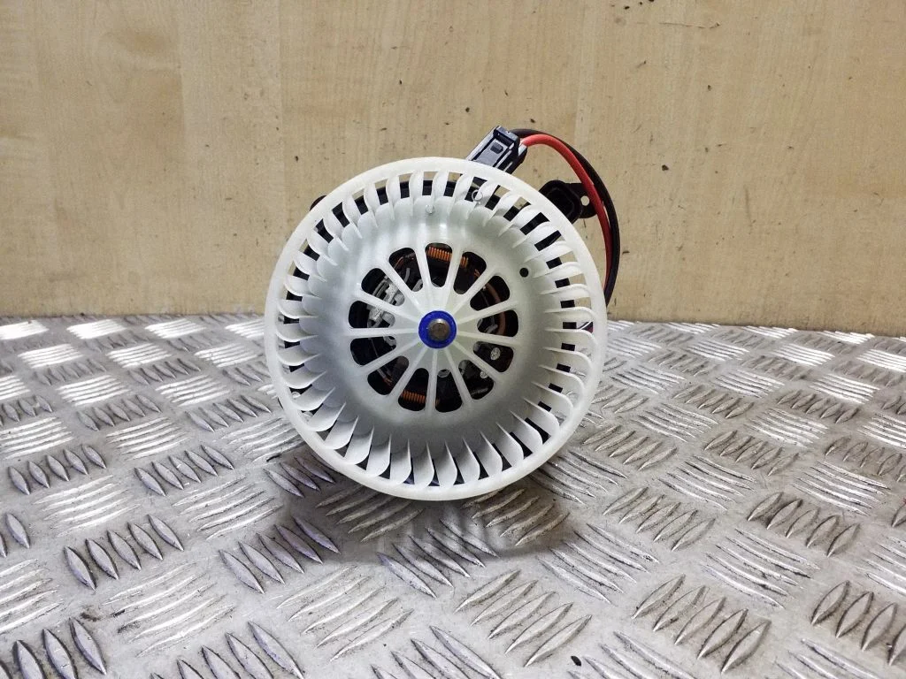 Heater fan/blower BZ73719