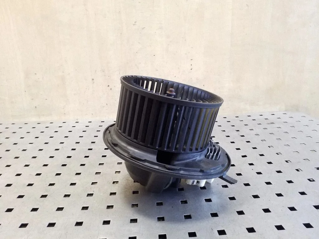 Heater fan/blower 64116933664
