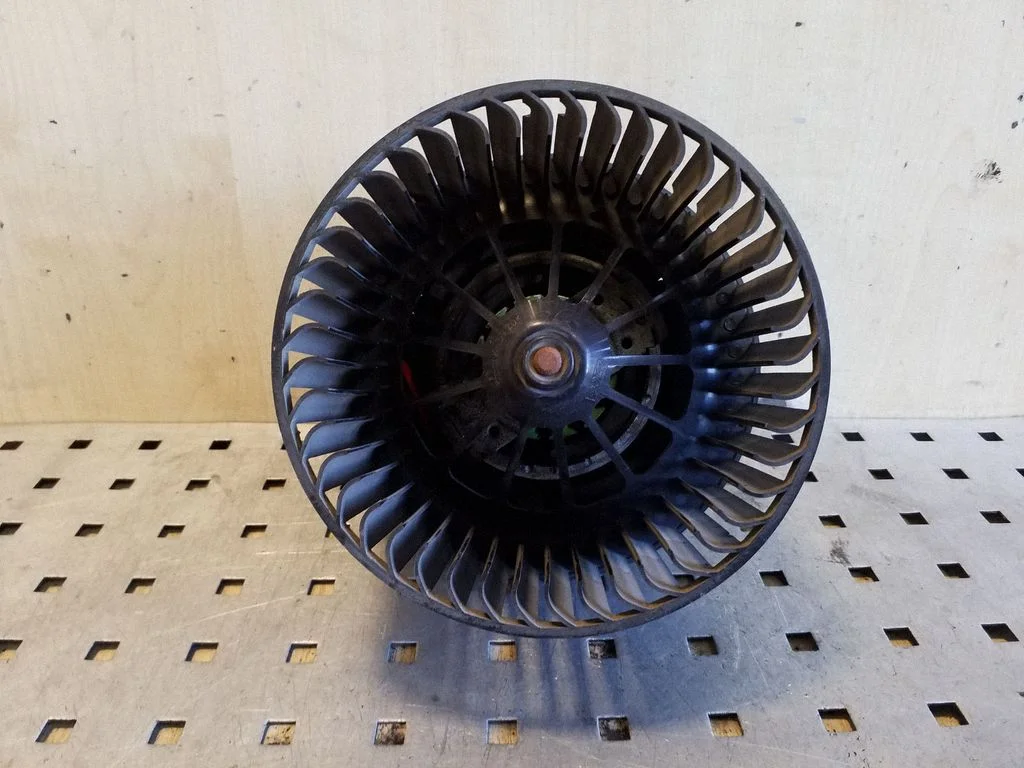Krāsniņas ventilators/pūtējs 6G9T18456BA