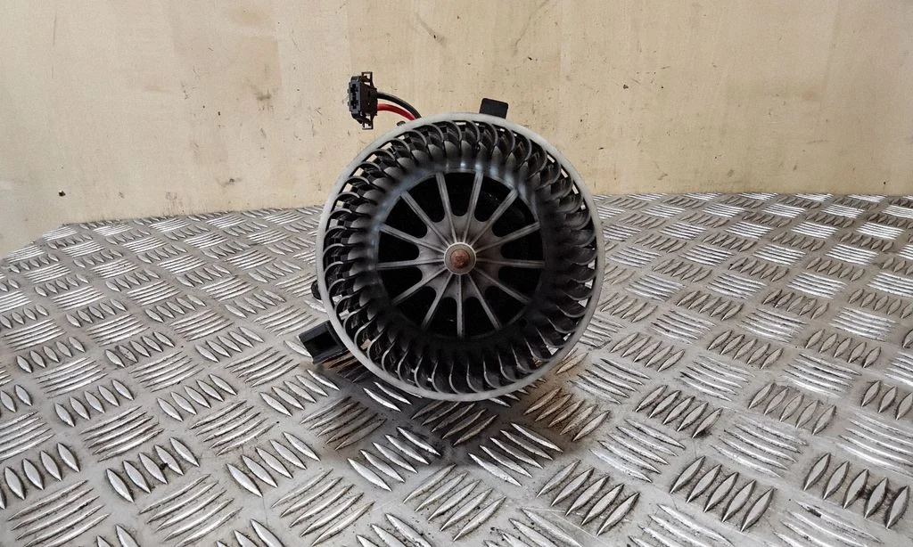 Heater fan/blower U0854003