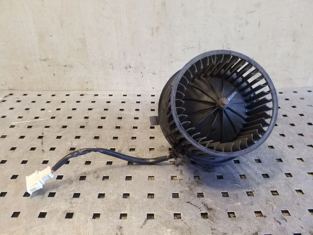 Heater fan/blower 701819021B