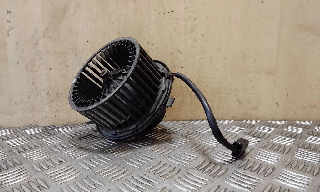Heater fan/blower 357819021