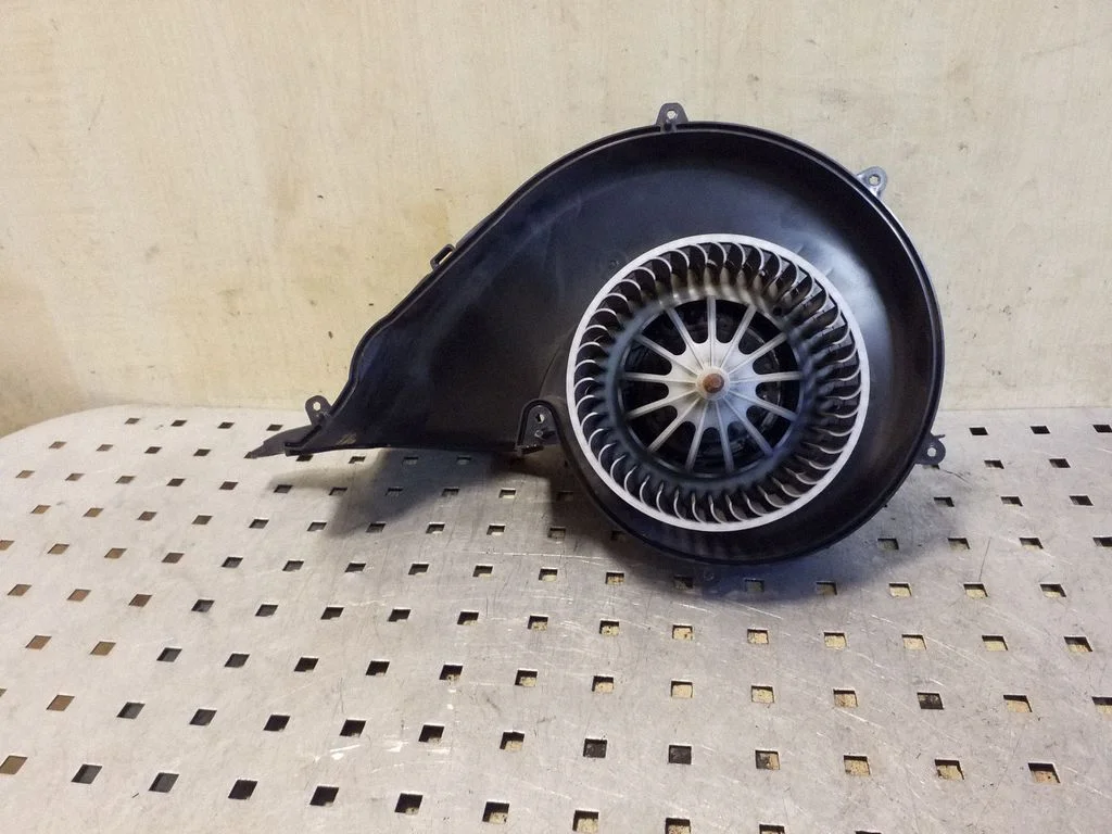 Heater fan/blower 6G9N18D413AA
