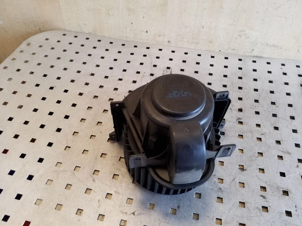 Salongipuhur 7L0820021N – Audi Q7 4L (2005-2015)