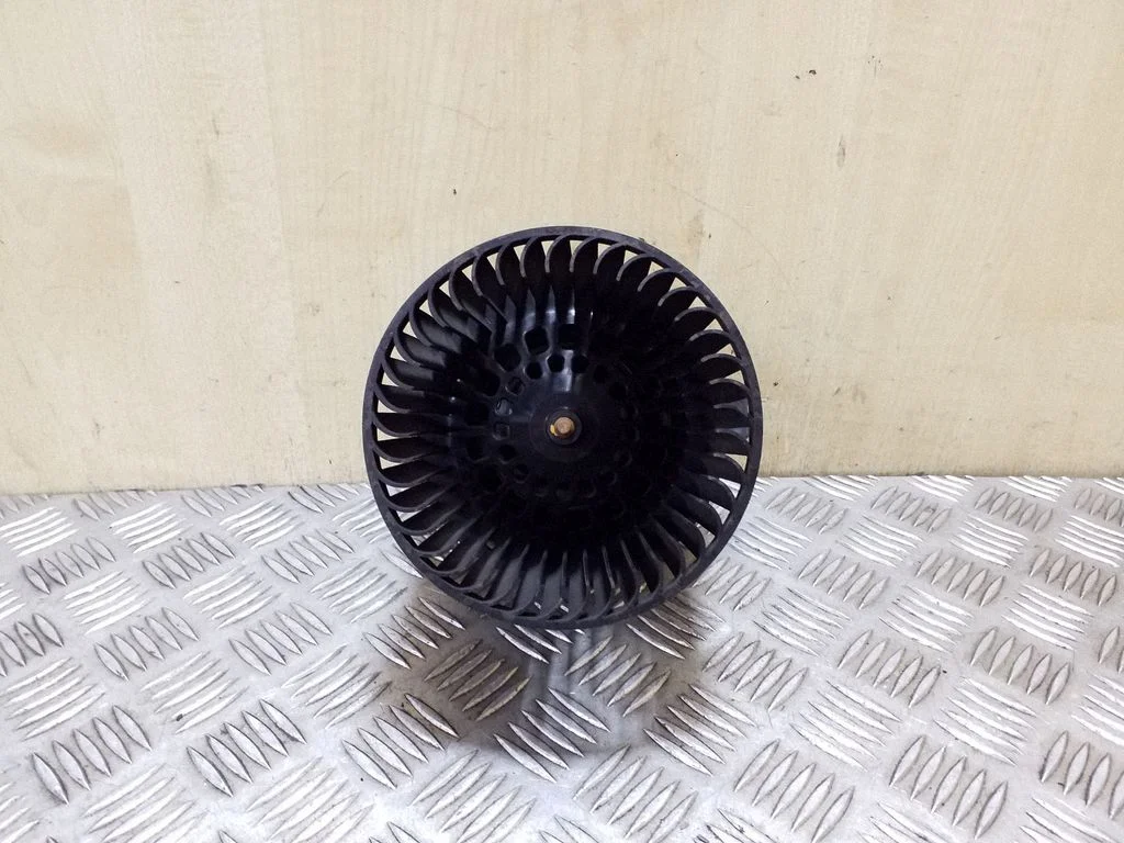 Salongipuhur NN108411U
