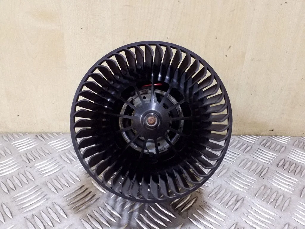 Heater fan/blower – Ford Kuga II (2013-2019)