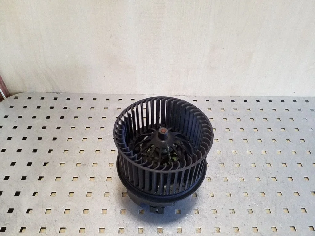 Krāsniņas ventilators/pūtējs 3M5H18456EC – Ford Focus C-MAX (2003-2010)