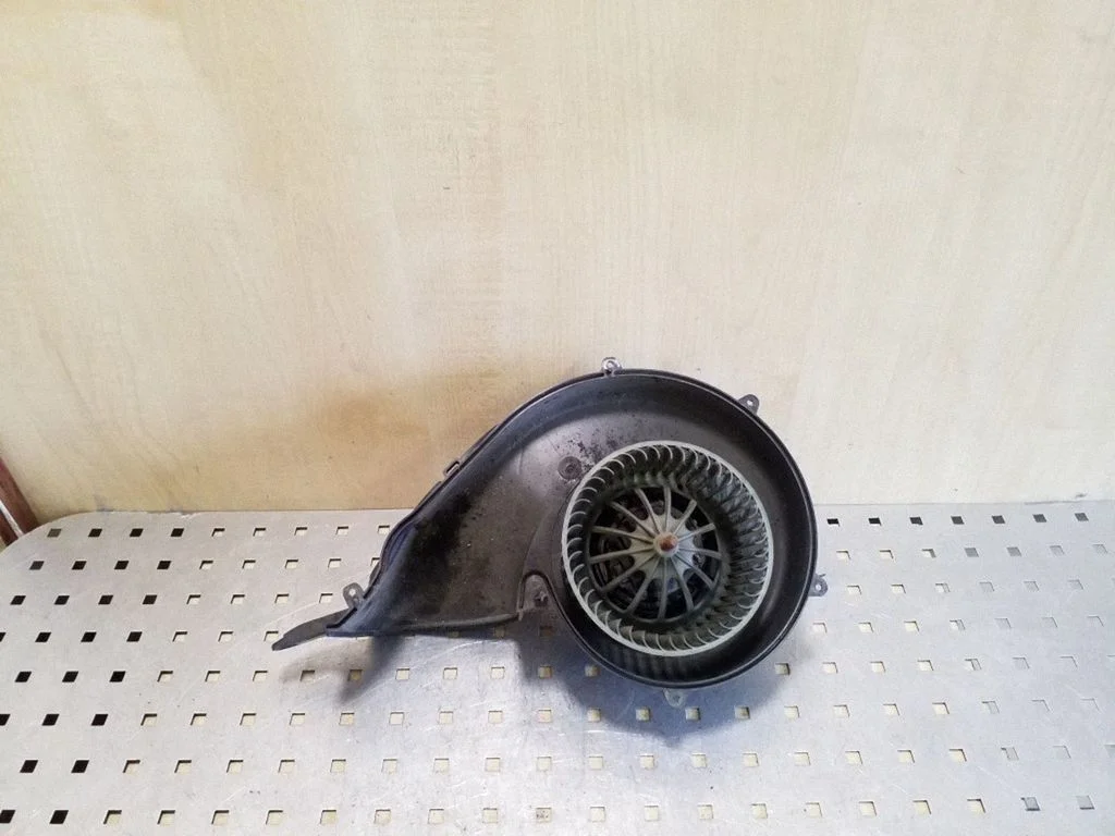 Salongipuhur 6G9N18D413BA – Volvo S80 (2007-2013)