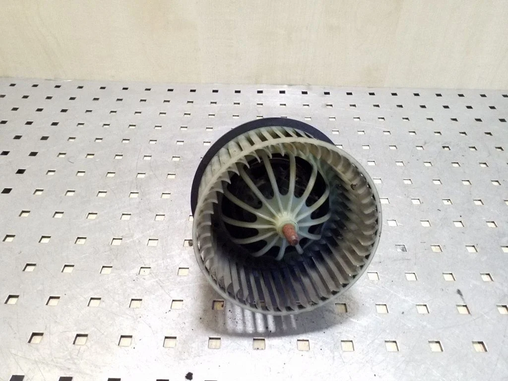 Krāsniņas ventilators/pūtējs 6G9N18D413BA